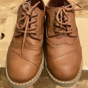 Toms Brogue Dress Shoes Youth Size 1.5
